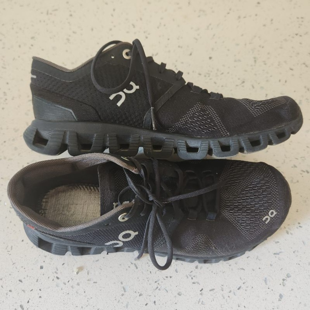 On Running Cloud Black Running Sports  Shoes Women’s Size 7.5 Insoles Missing